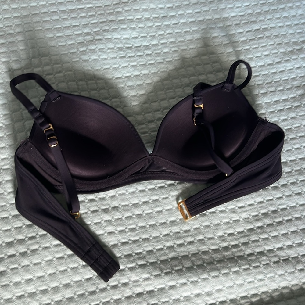 Victoria’s Secret swimsuit top - Picture 2 of 2
